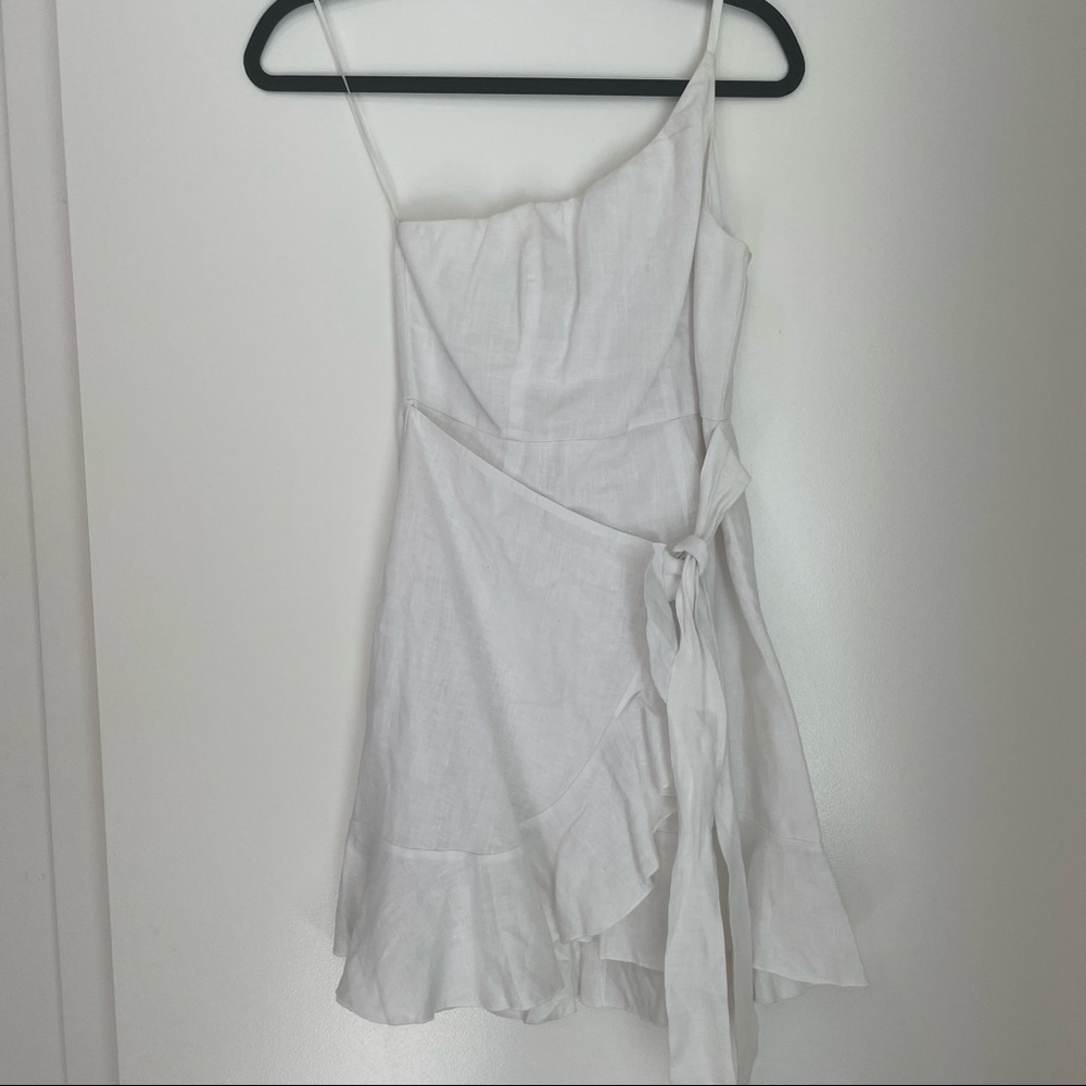 White One-Shoulder Dress
